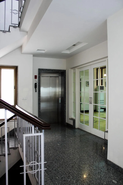Stately Suites Golf Course Road