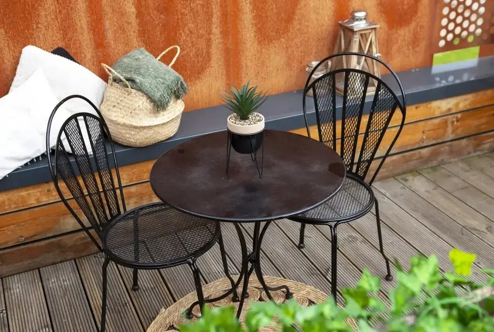 Modern city centre apartment  roof garden