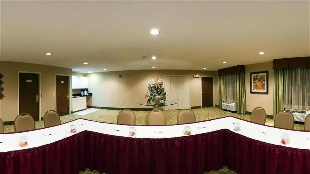 Holiday Inn Express & Suites Reidsville by IHG