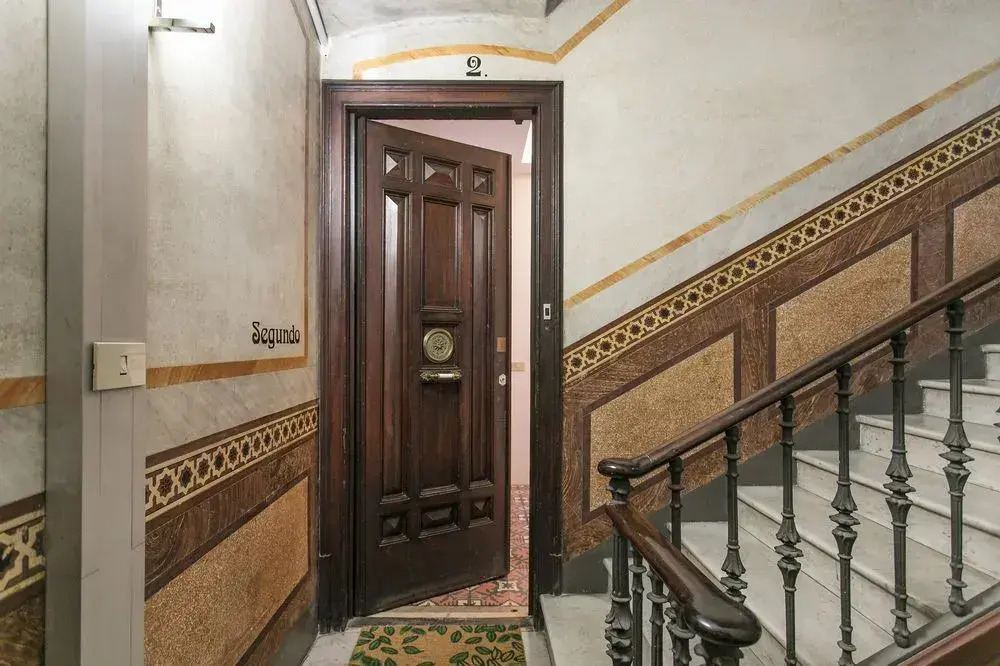 Spacious and luminous flat with balcony