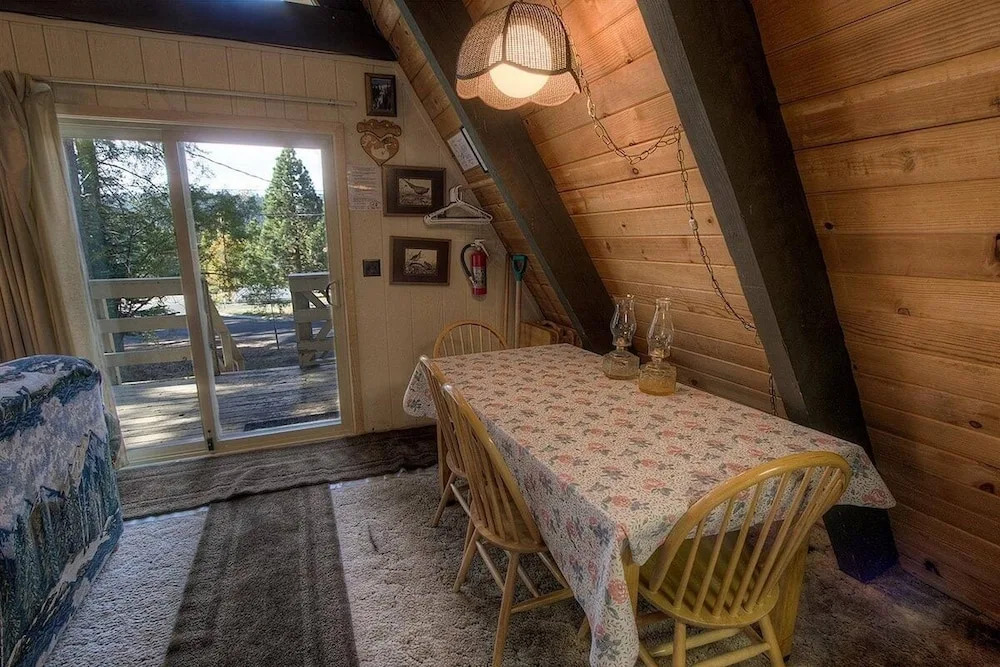 Lodgepole Chalet 3 Bedroom Home by RedAwning