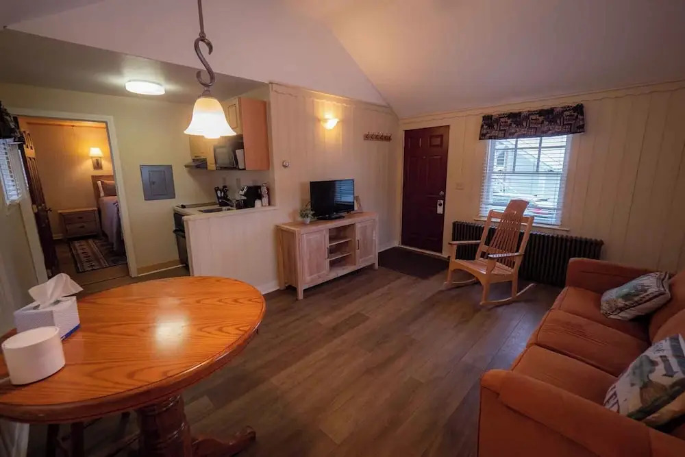 The Snowshoe Lodge