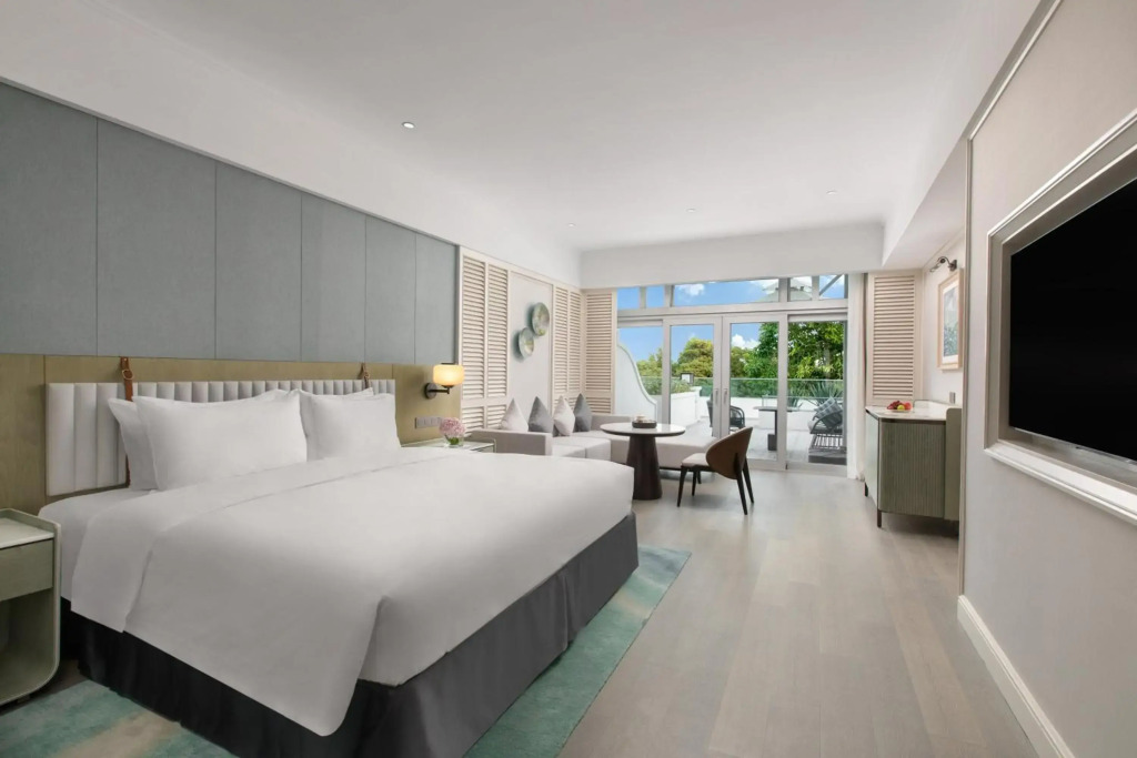 Yuehua Hotel Xiamen Seaside Hotel corridor leads to the stone exhibition hall