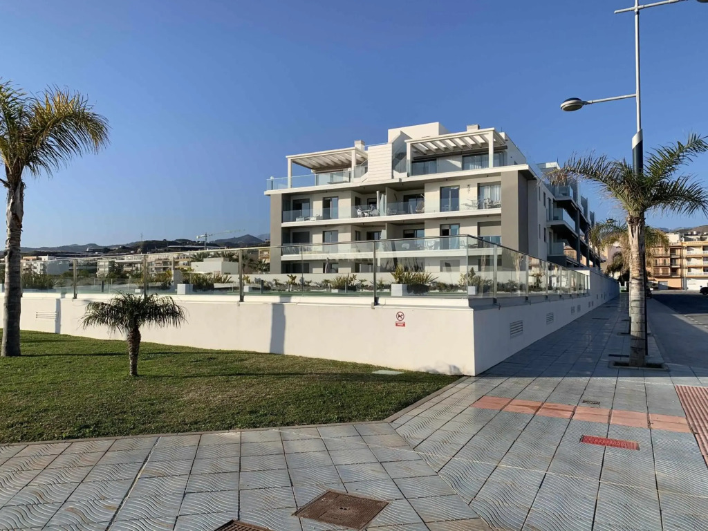 Vivienda familiar con azotea fenomenal