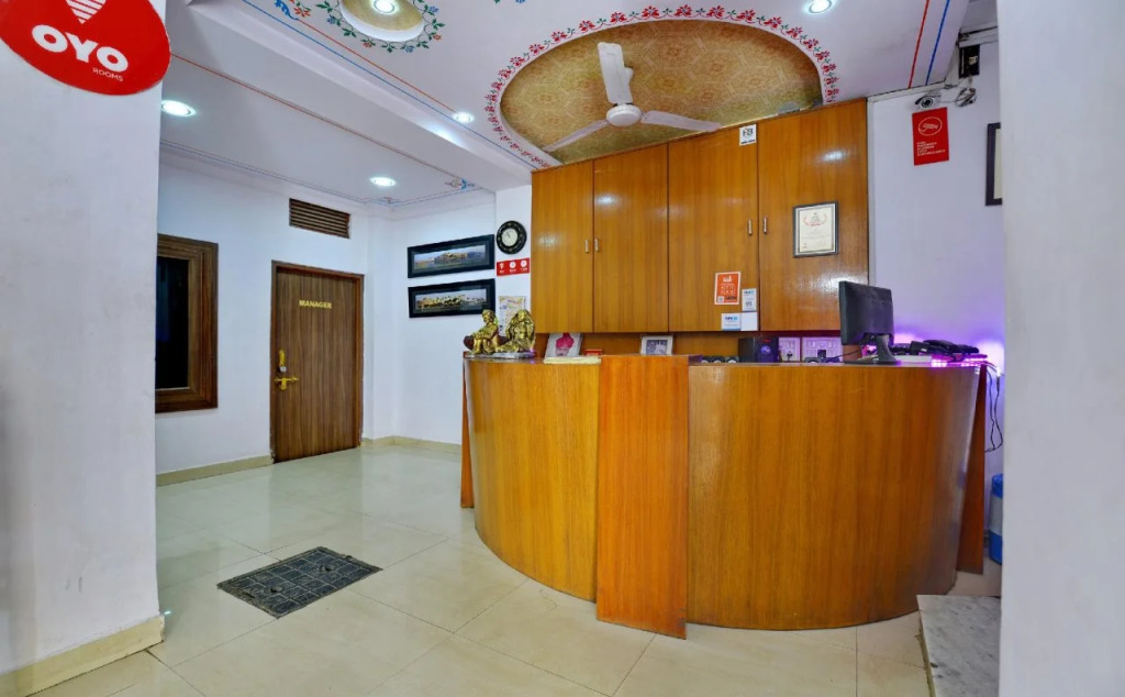 OYO Flagship 2421 Hotel The Ishani