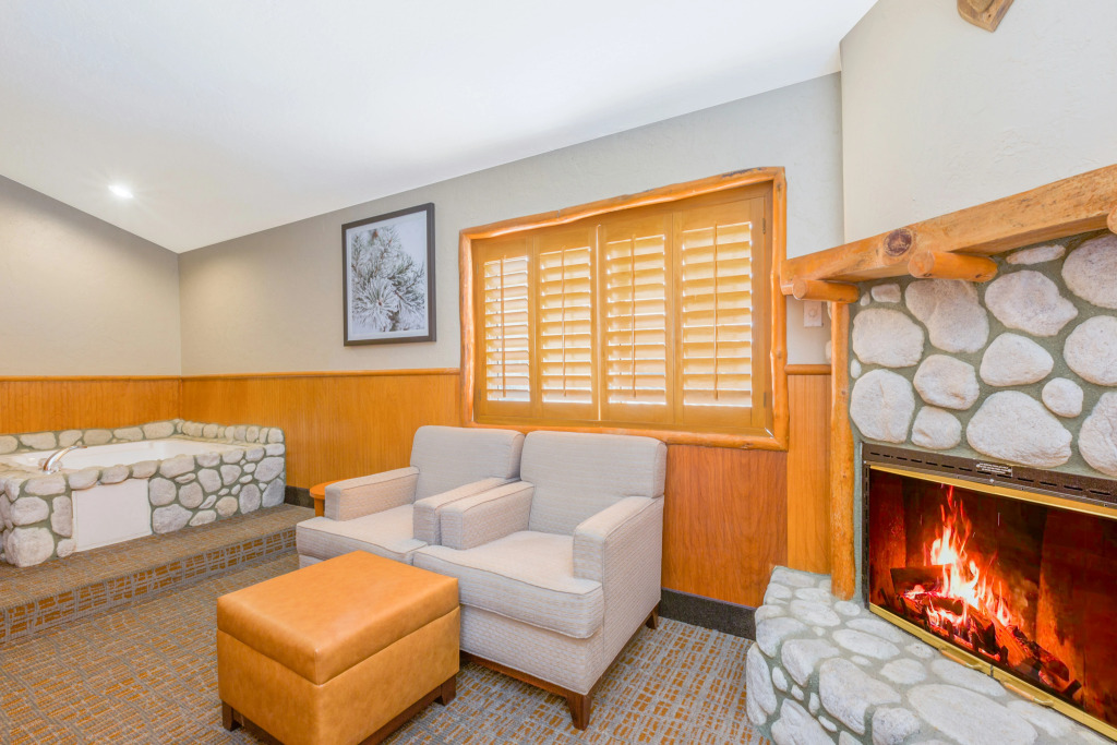 Holiday Inn Resort The Lodge at Big Bear Lake by IHG