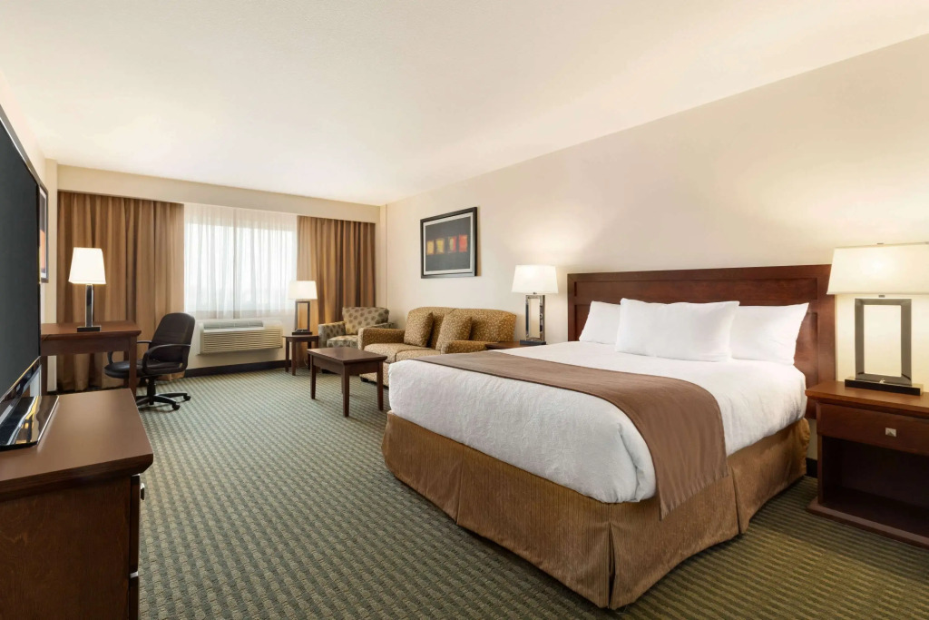 Travelodge Hotel by Wyndham Weyburn
