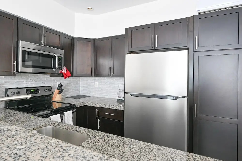 Brand-new All-suite Triplex Unit Near Beach 2 Bedroom Duplex