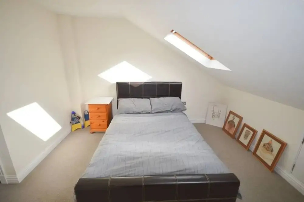 Stylish 2 Bedroom Home Near Bristol