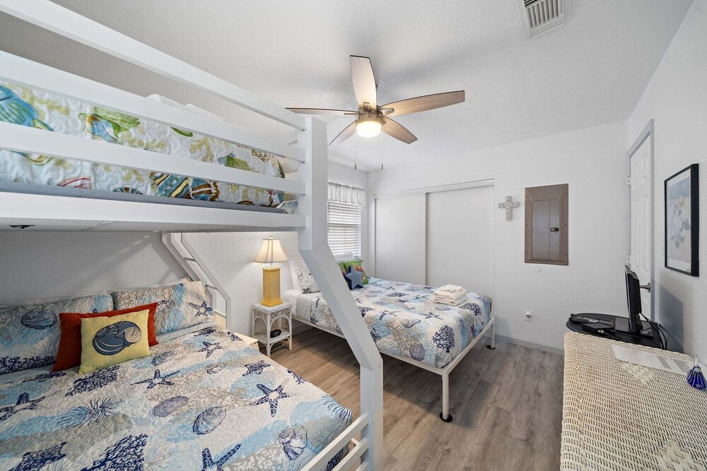 Seaview Island Getaway 3 Bedroom Home