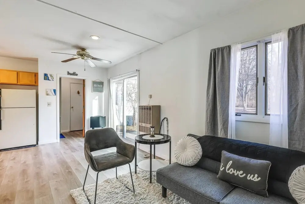 3 Mi to Belmont Stakes! Pet-friendly Home w/ Patio