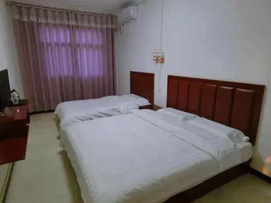 Huayin Jiayi Hotel