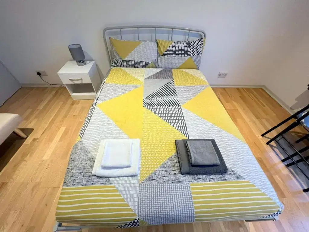 Large Triple Studio in South London - Sutton