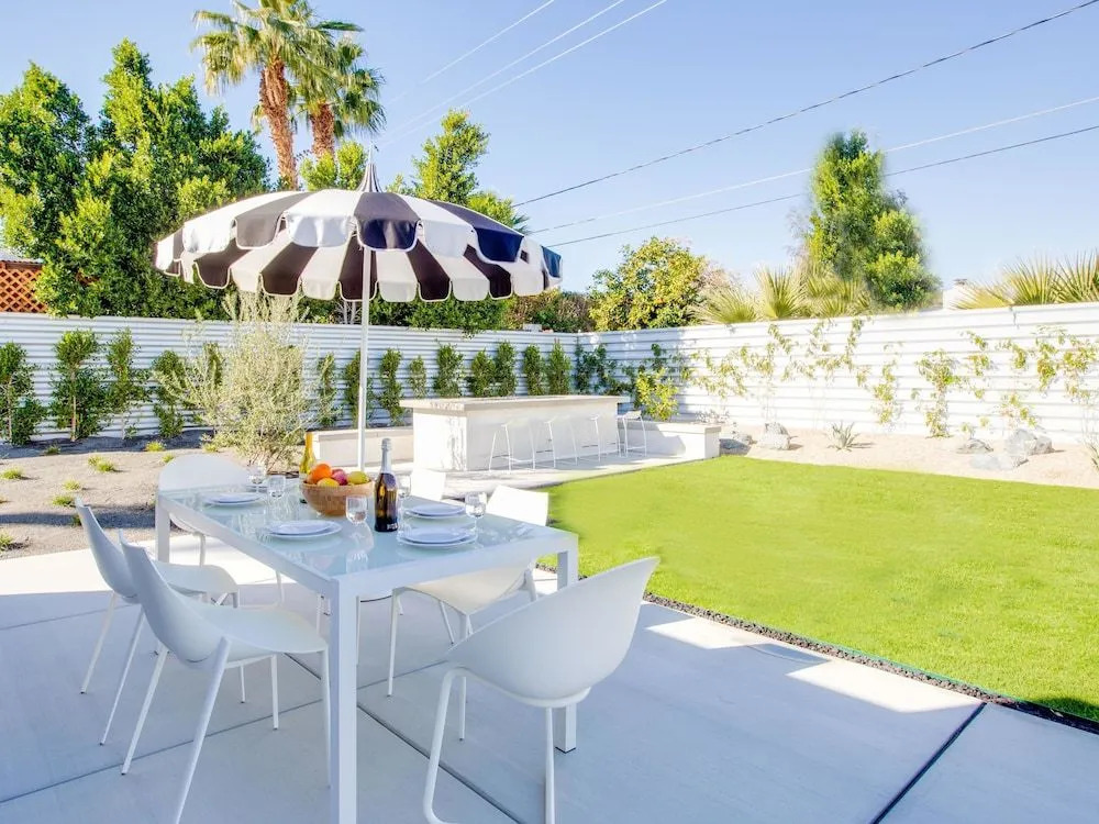 Bubble Gum Modern: Mid-Century Alexander by ACME House Company