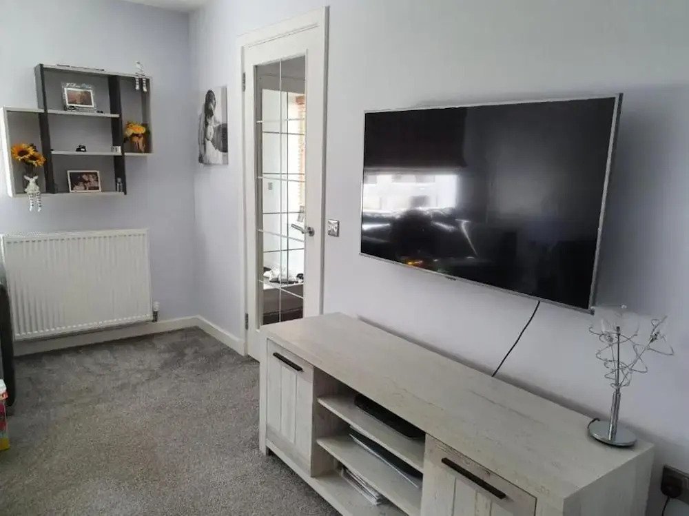 4-bed House in Elgin, Optional fee for hot tub