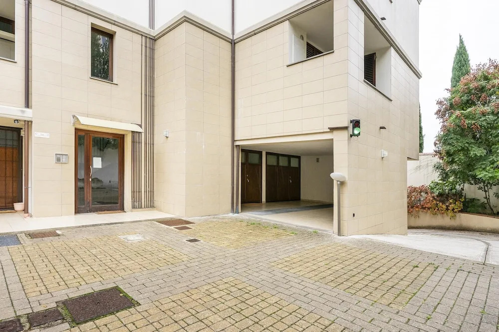 Berni in Florence With 1 Bedrooms and 1 Bathrooms