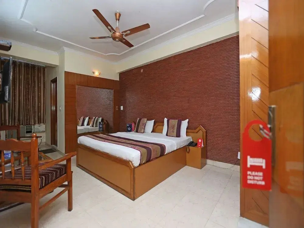 OYO Flagship 9554 Hotel Grand Plaza