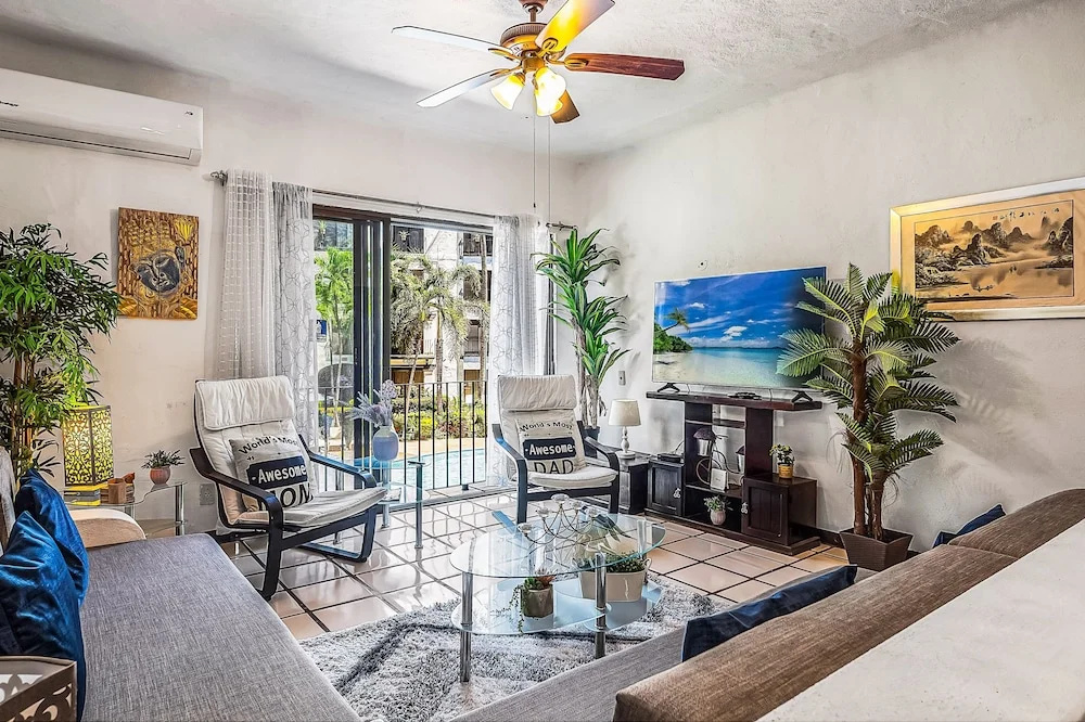Cozy Apartment w/ Balcony, Pool Views, Free Wifi