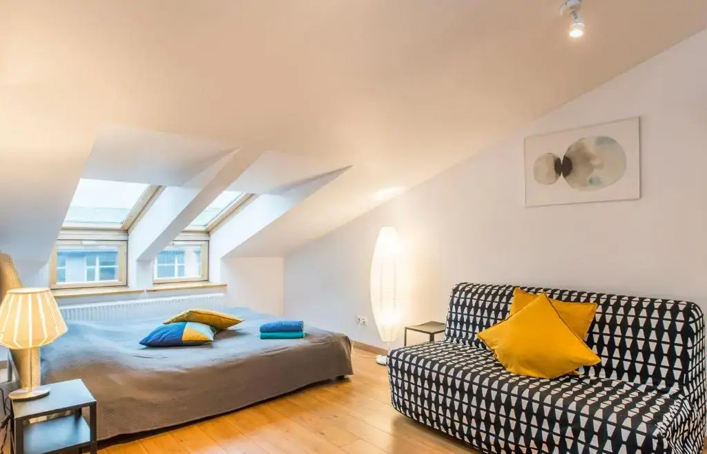 Central 2-level Penthouse with Terrace and free parking
