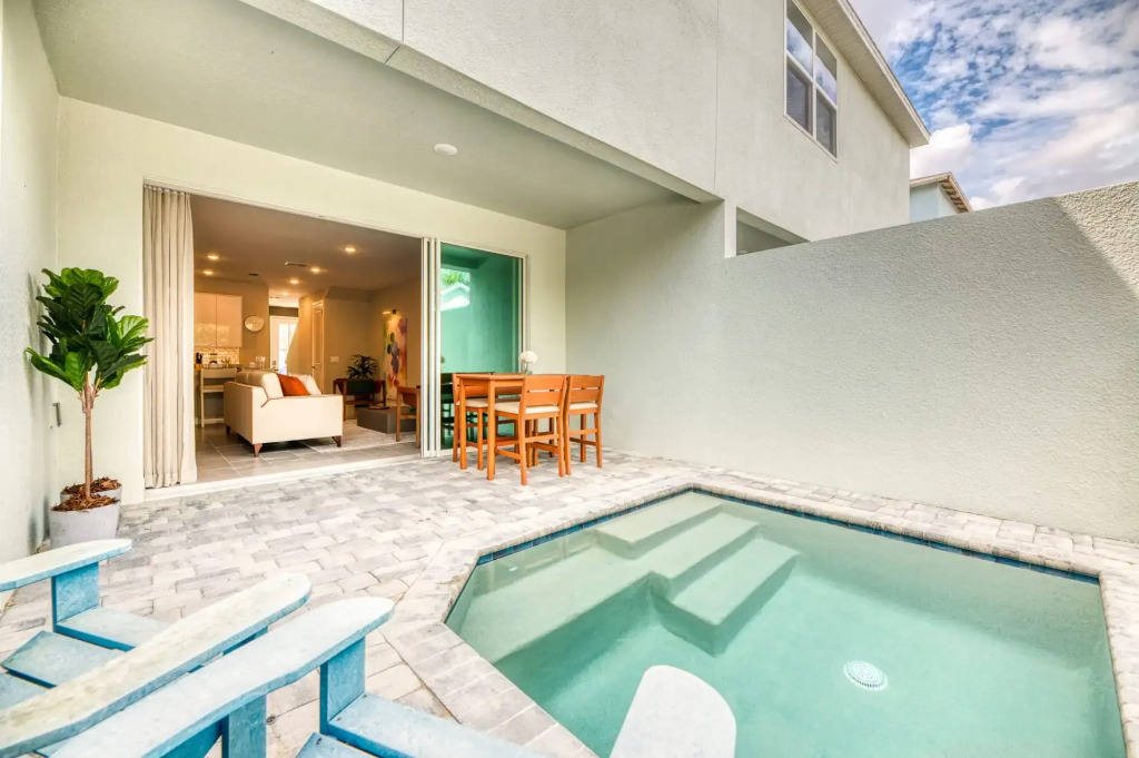 Incredible new 4 bed villa, just 10 minutes from Disney