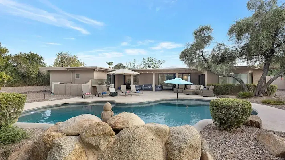 Stunning Vacation Dream Home W/backyard Paradise!