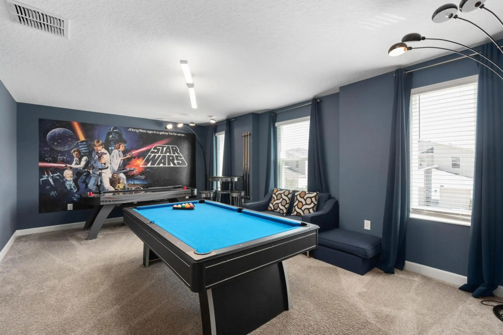 8 Bedroom Resort Style Home close to Disney.