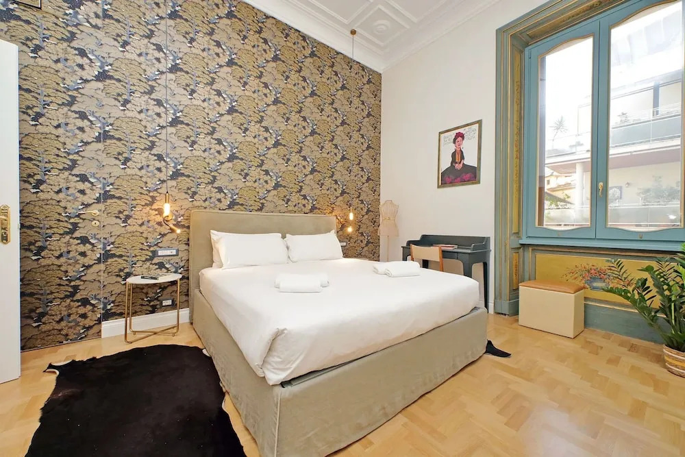 Rare Large and Elegant Rome Apartment in Prati Neighborhood Perfect for Families or Friends