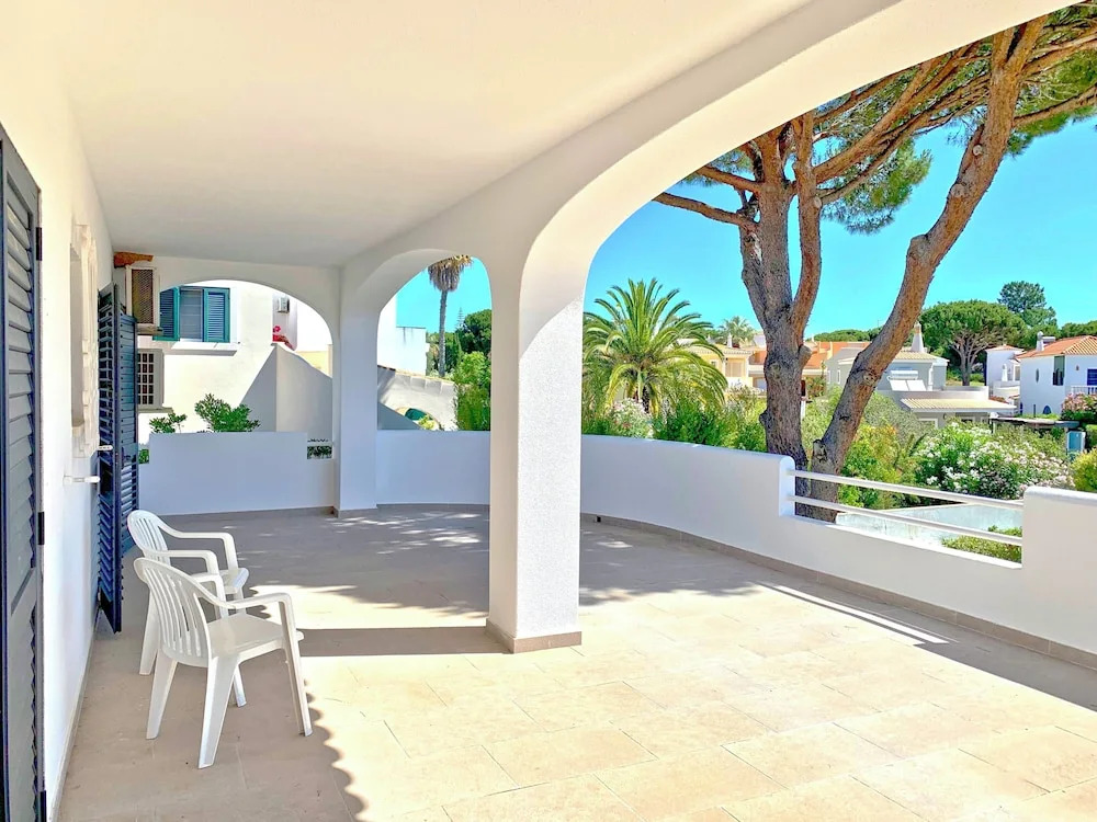 Old Village Area, Your Perfect Vilamoura Getaway, Private Pool, AC & Wifi