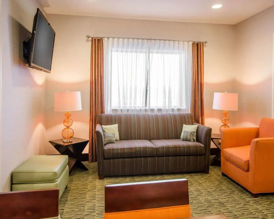Red Roof Inn & Suites Ferdinand