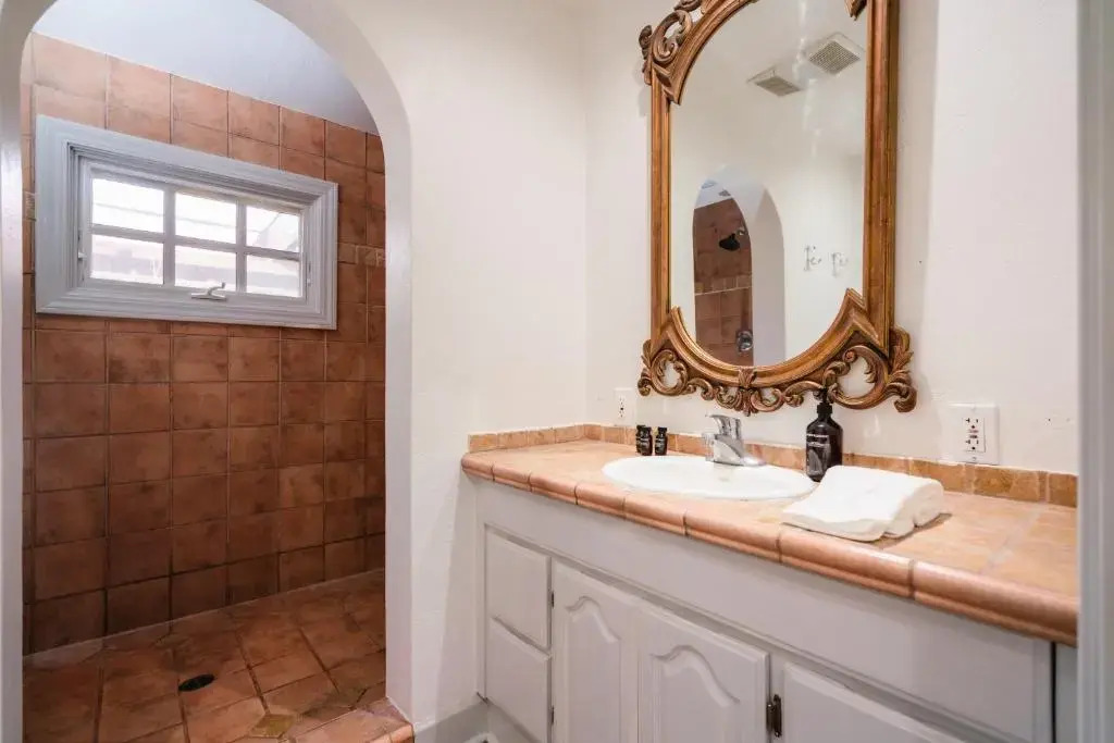 Estrella by AvantStay Secluded Spanish-Style Estate on 7 Acres of Vineyards