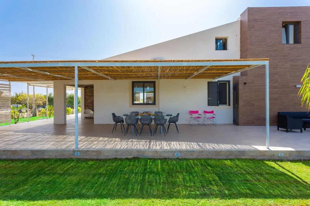 Villa Akos Large Private Pool AC WiFi