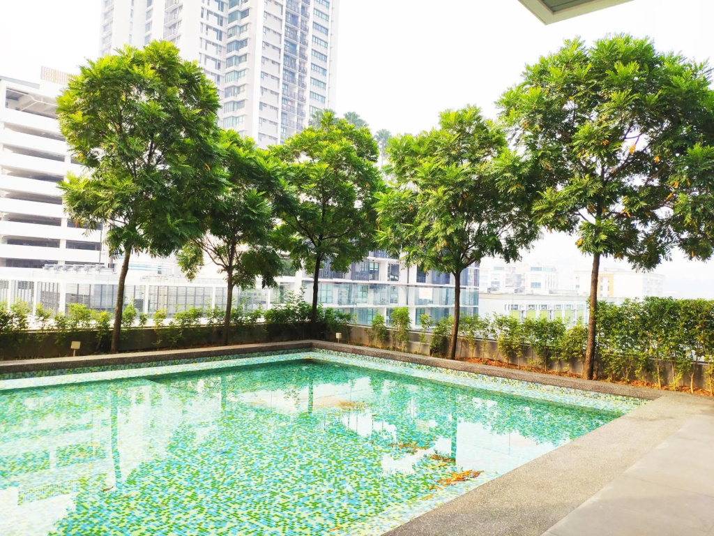 5-Star Apartment + Infinity Pool, 4 pax, 1 min to Jaya One
