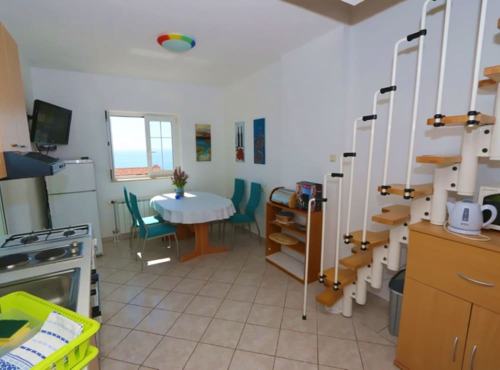 Comfort Apartments Delminium with Sea View