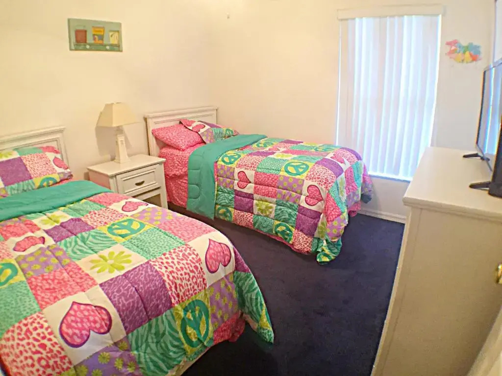Fabulous 4 Bedrooms Villa 3 Bath with Private Pool 15 Min to Disney