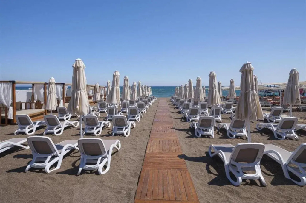Отель Elysium Green Suites