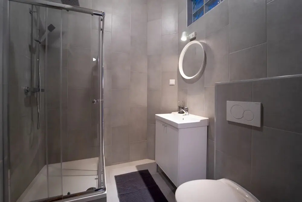 Spacious 2bdr Apt in Beautiful Neighborhood