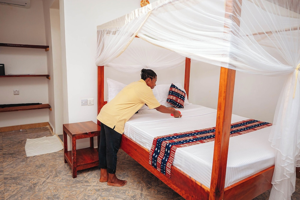 Karibu Villa