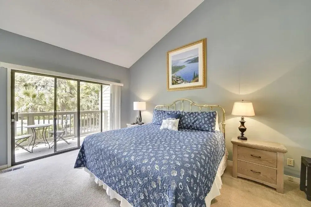 17 Sailmaster Commons - 2 Br home by RedAwning