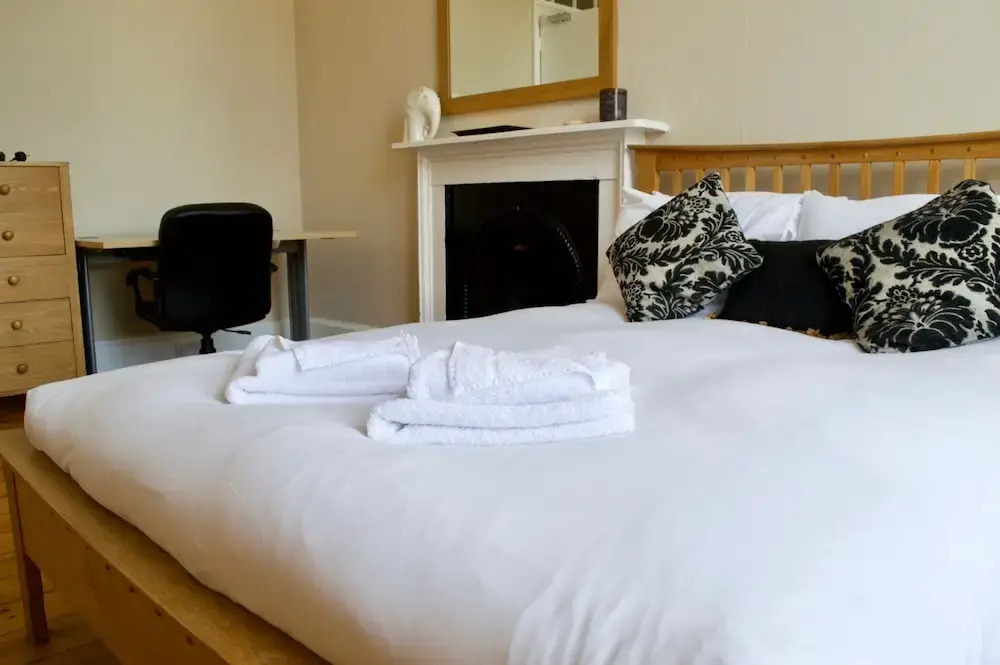 4 Bedroom Georgian Flat In New Town