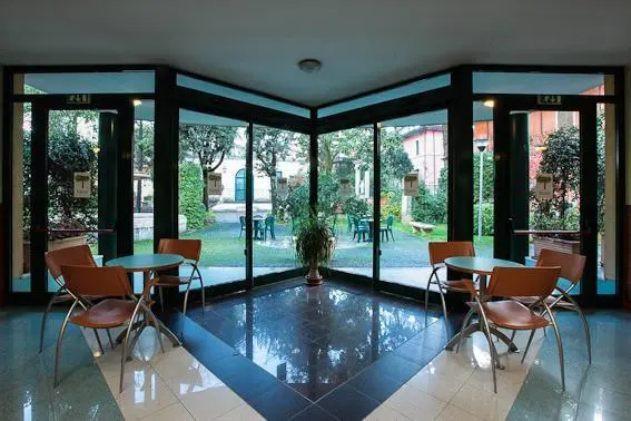 Kaire Hotel