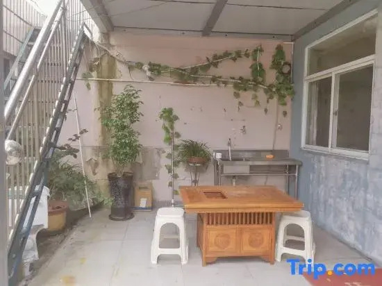 Zhengxun Homestay (Jinhai West Alley)