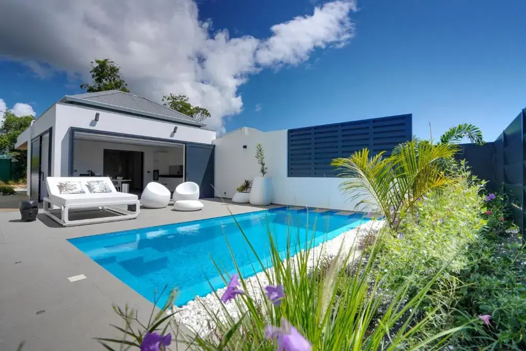 Tropic & Chic