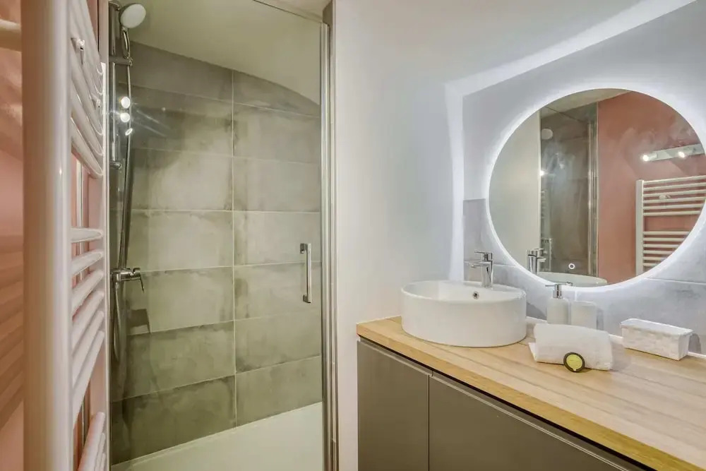 Sublime 2BR Flat in the Heart of Old Lyon
