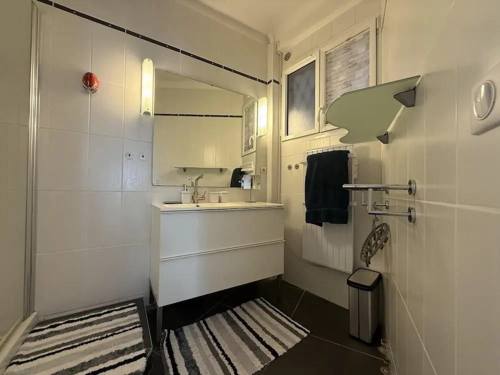2 BR Apartment in the Center of Cannes - 2305
