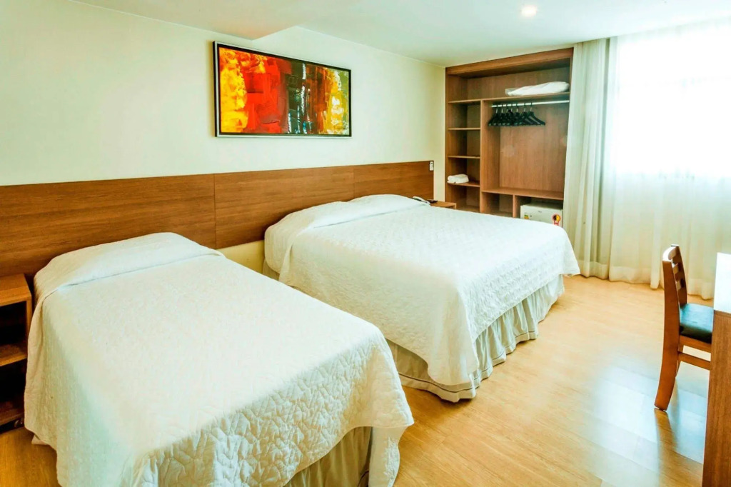 Vida Plaza Hotel
