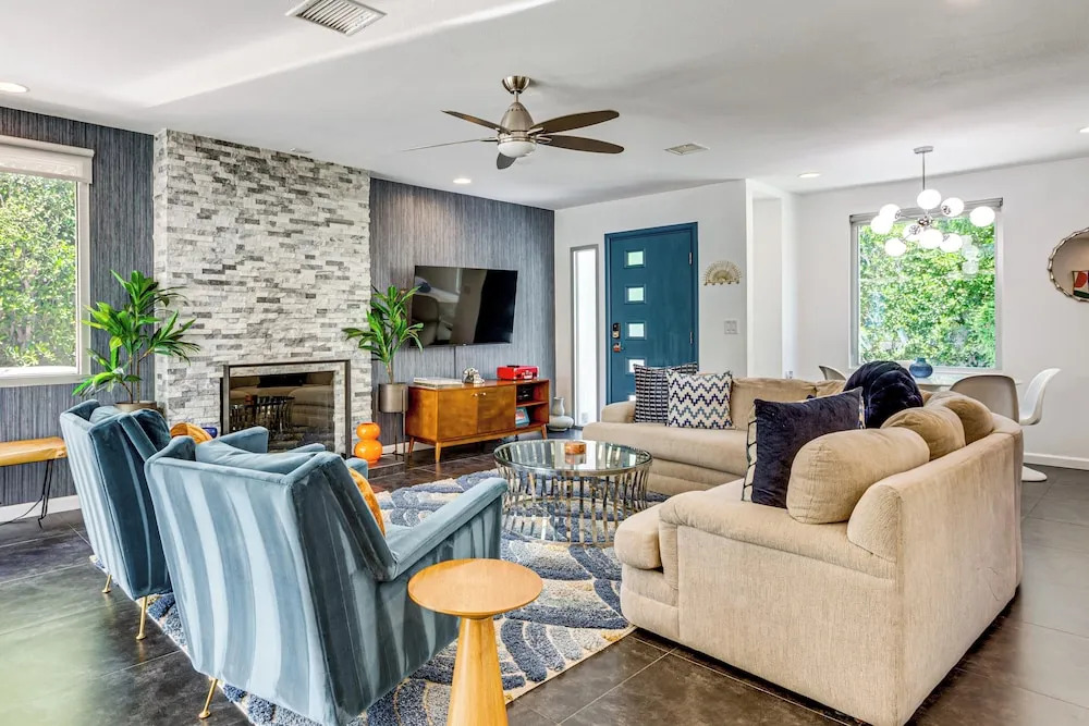 Putting Green & Outdoor Lounge! Palm Springs Home