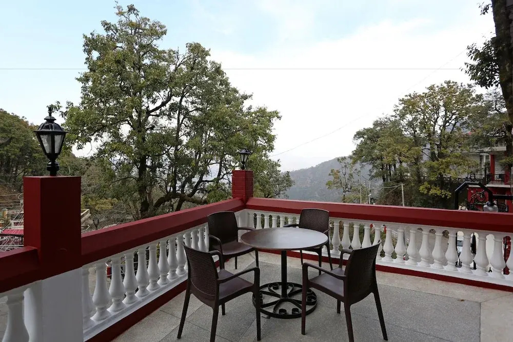 OYO Premium Near Mussoorie Public School