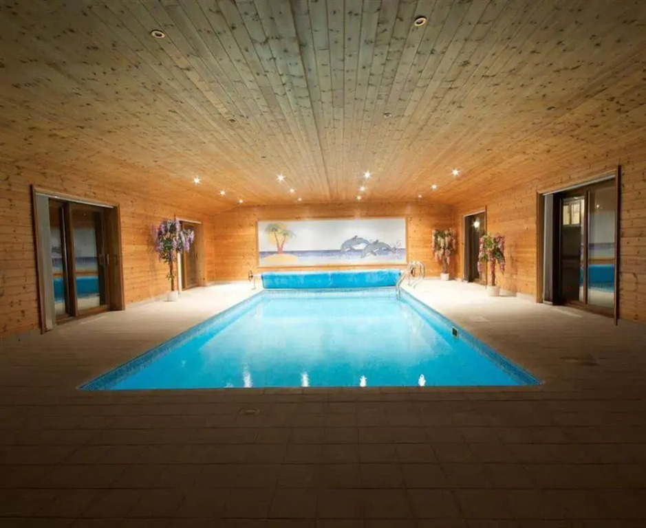 Treetops Cottages & Spa