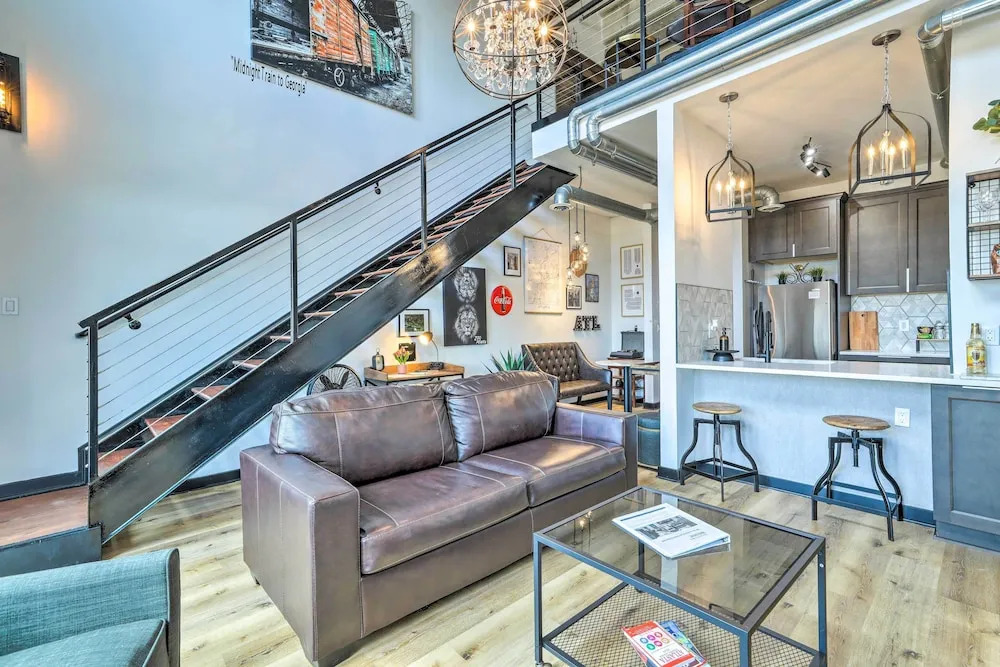 Central Atlantic Station Loft Near Mercedes-benz!