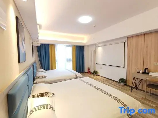 Lanuo Light Luxury Hotel (Erqi Wanda Chuangfu Xincheng Branch)